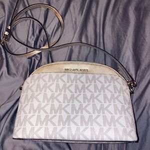Micheal Kors Purse